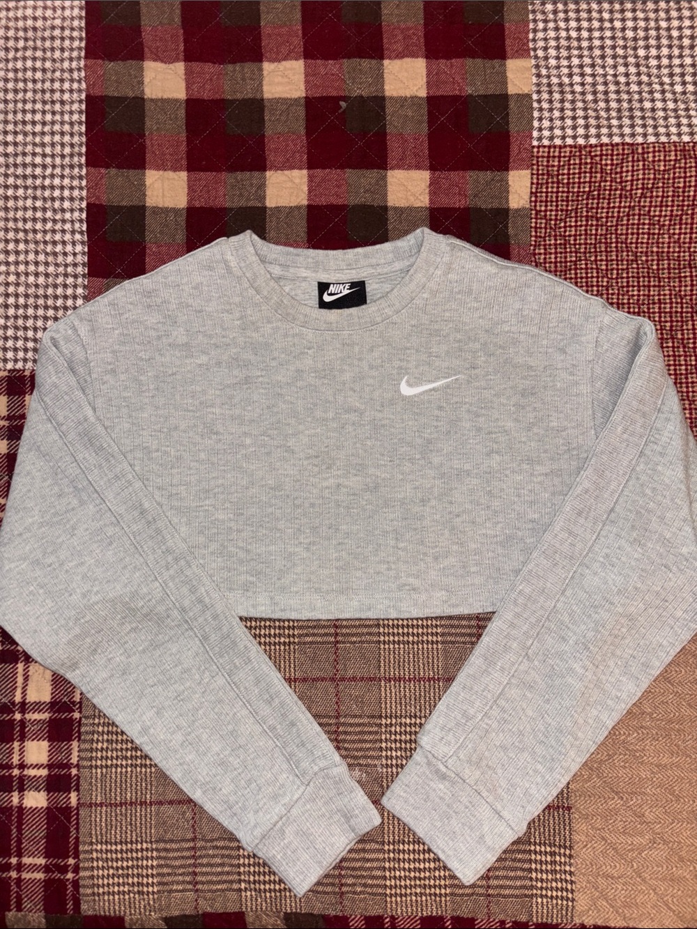 Nike Gray Ribbed Cropped Athletic Sweatshirt - Picture 5 of 8